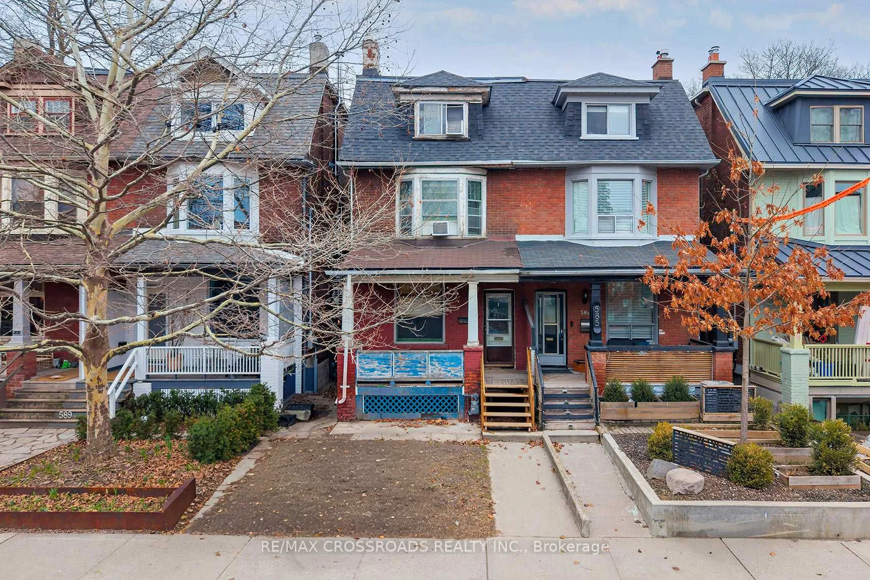 Front of 587 Palmerston Avenue