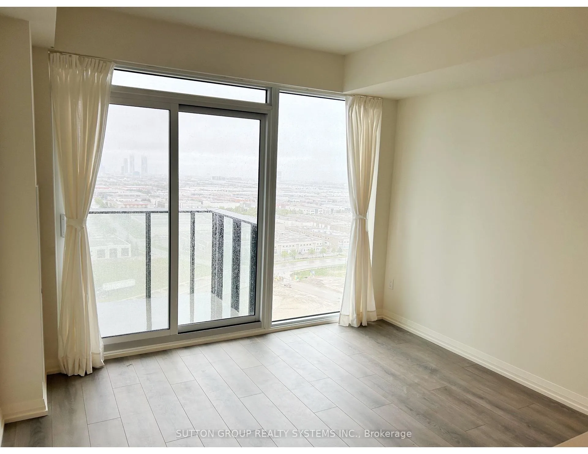 Photo 2 of Unit 1904, 27 Korda Gate, Vaughan, Vellore Village — HOMEH