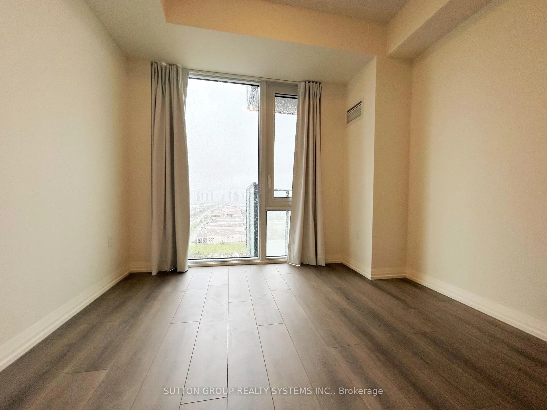 Photo 10 of Unit 1904, 27 Korda Gate, Vaughan, Vellore Village — HOMEH