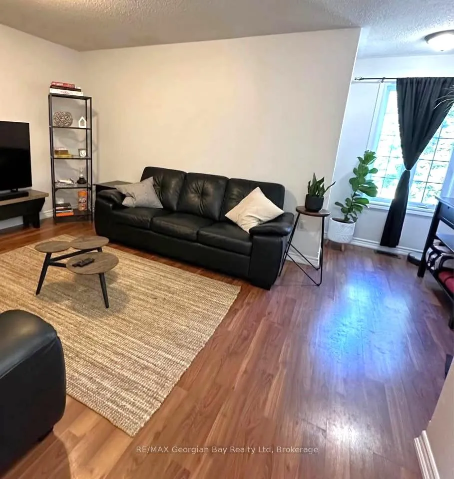 Photo 7 of 415 Irwin Street, Midland — HOMEH