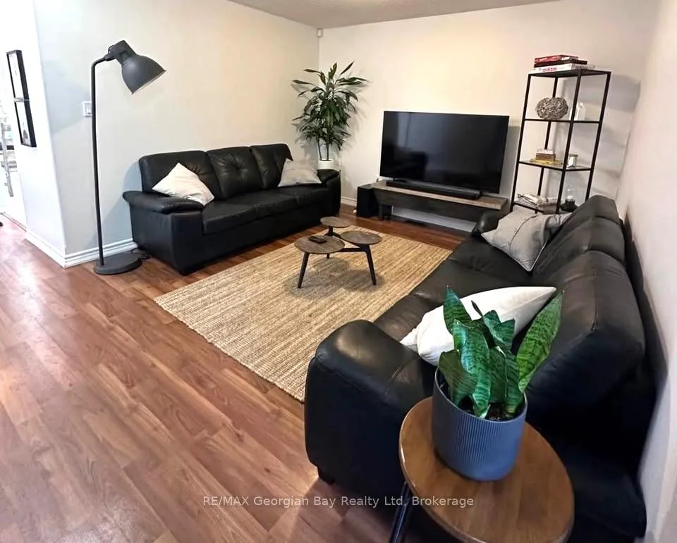 Photo 10 of 415 Irwin Street, Midland — HOMEH