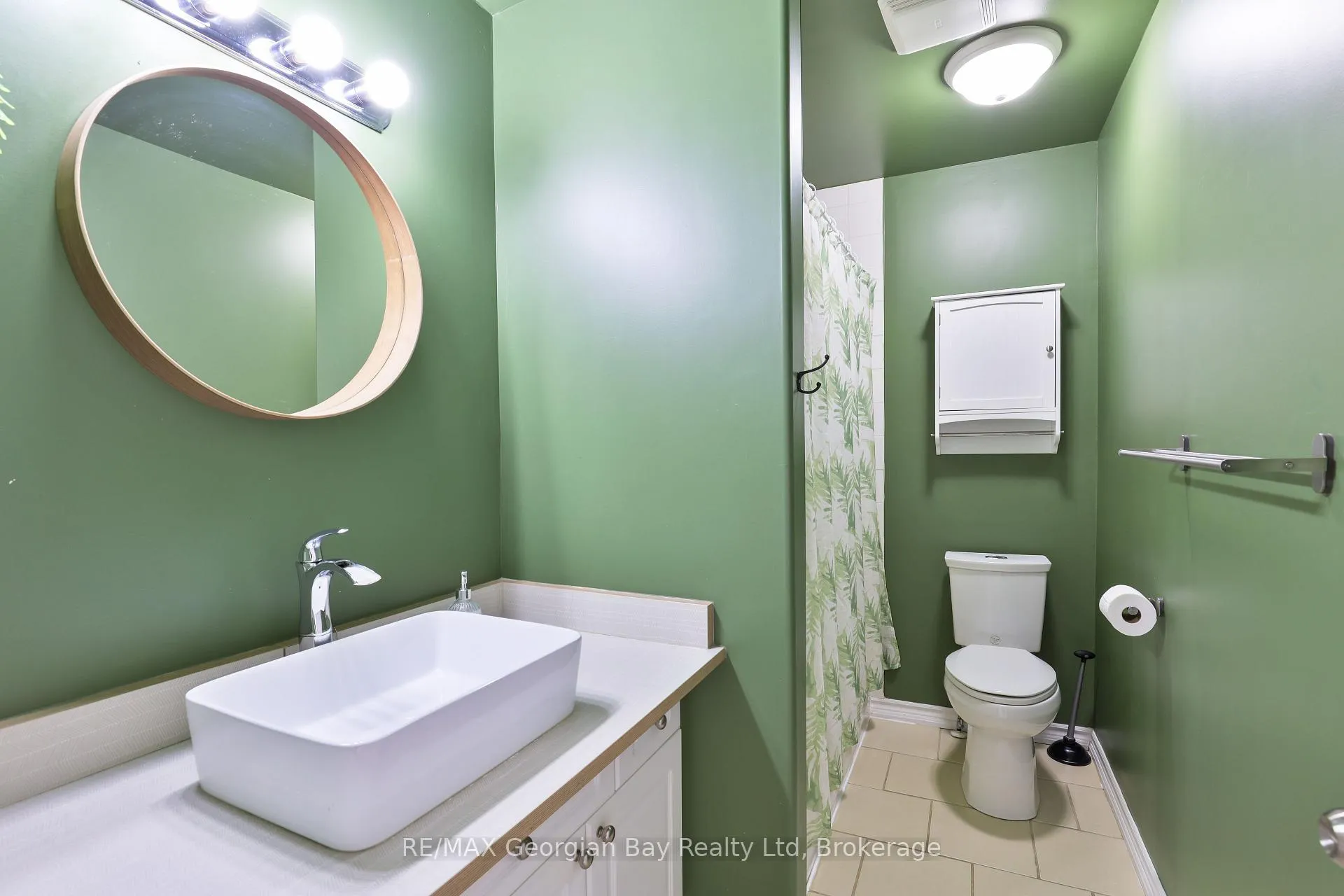 Photo 17 of 415 Irwin Street, Midland — HOMEH