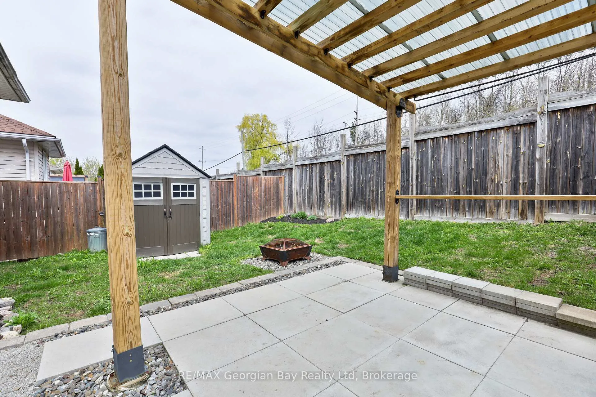 Photo 24 of 415 Irwin Street, Midland — HOMEH
