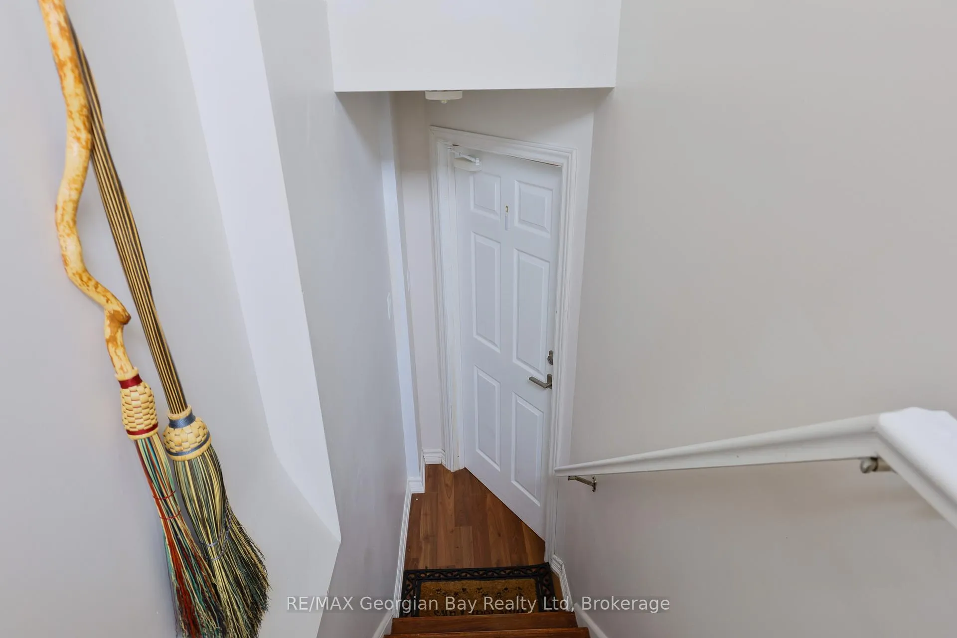 Photo 25 of 415 Irwin Street, Midland — HOMEH
