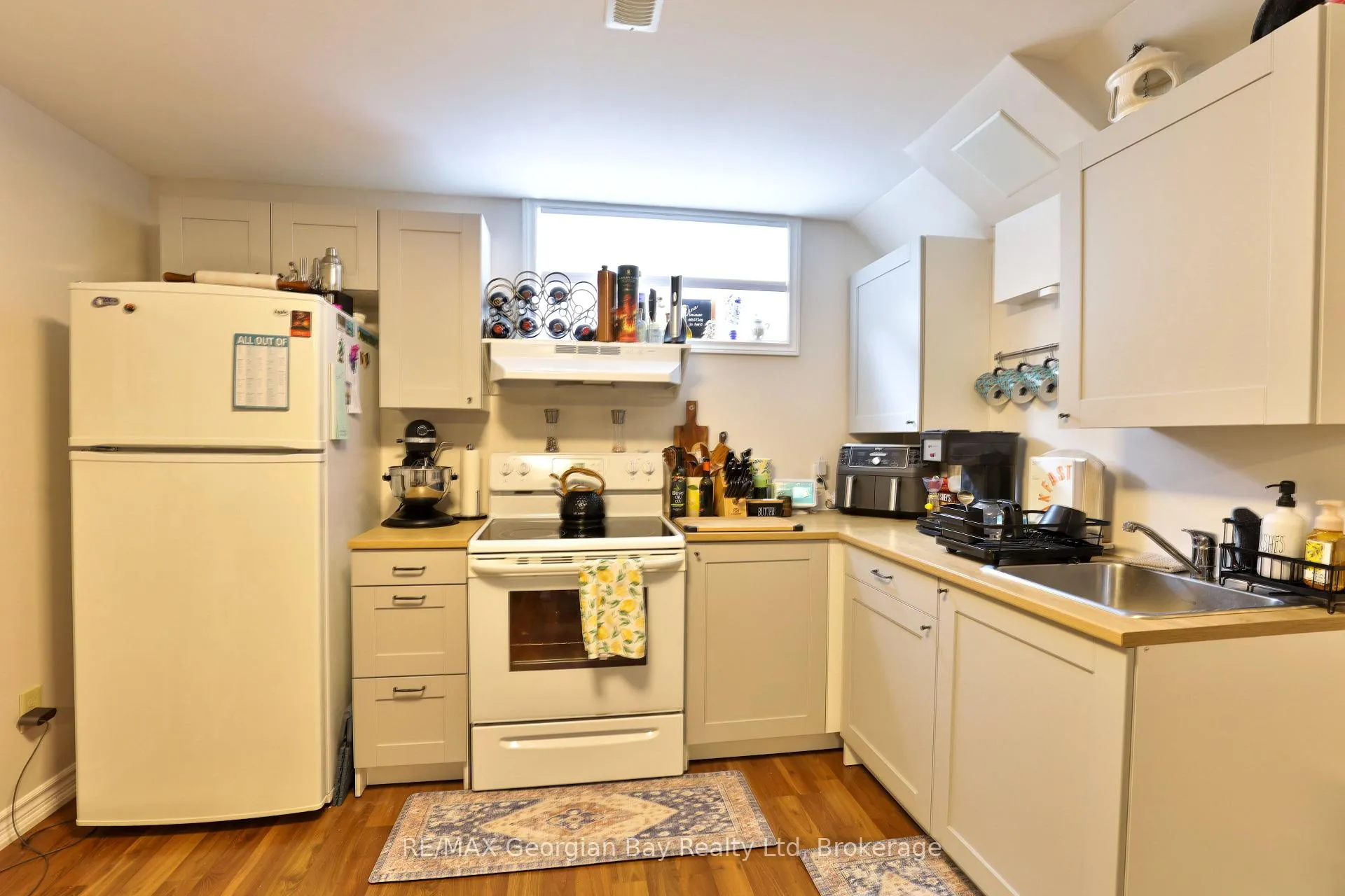 Photo 30 of 415 Irwin Street, Midland — HOMEH