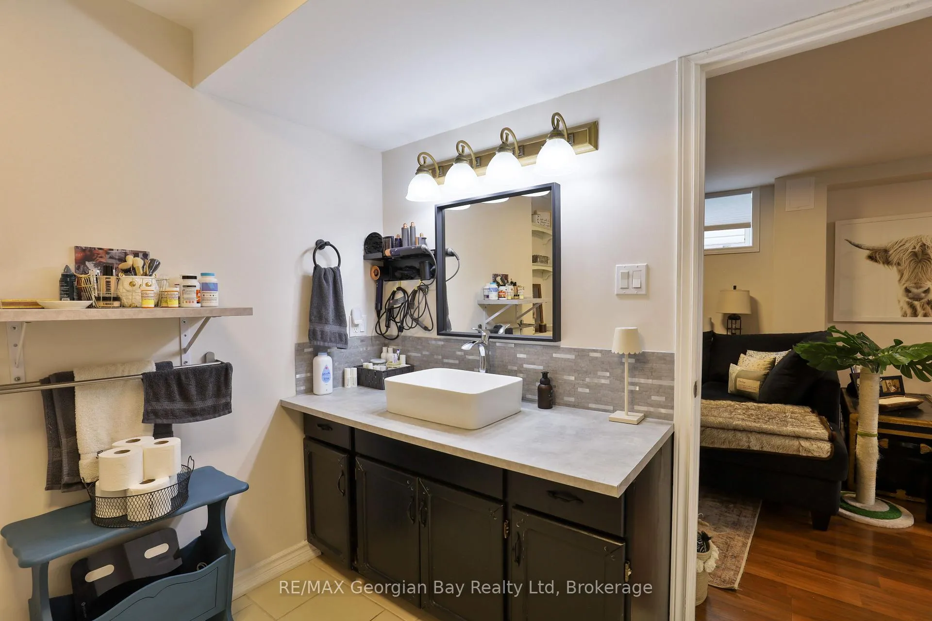 Photo 34 of 415 Irwin Street, Midland — HOMEH