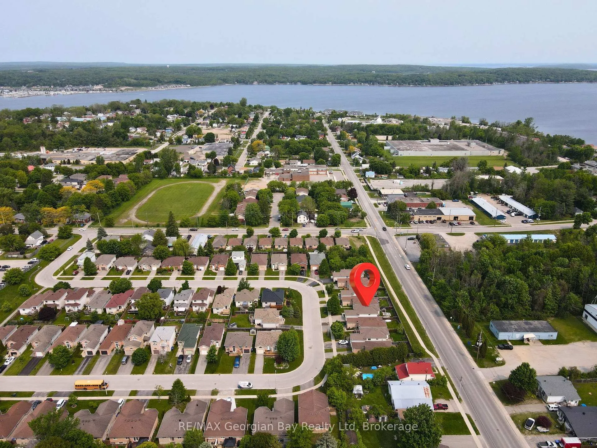 Photo 40 of 415 Irwin Street, Midland — HOMEH