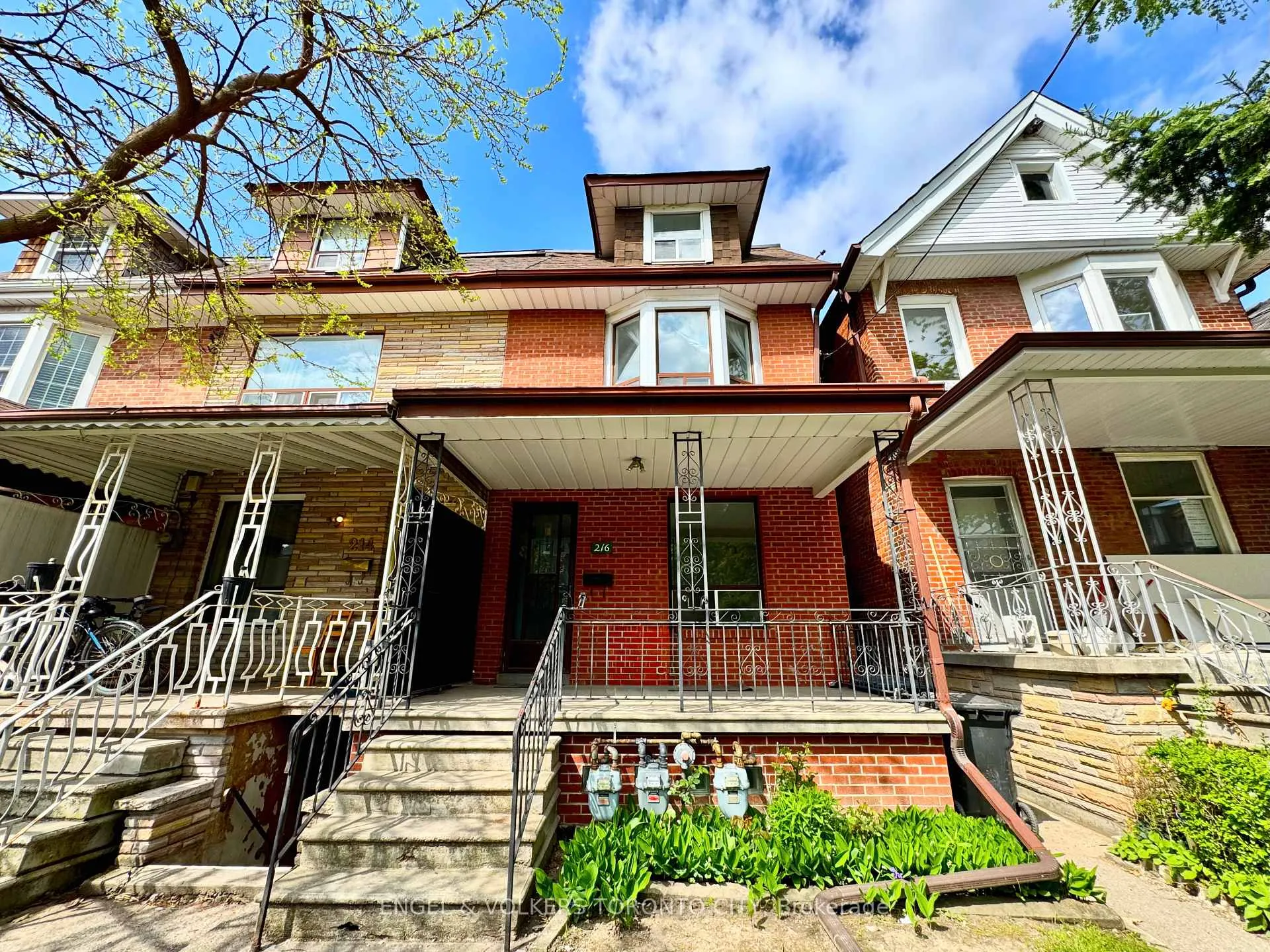 Front of 216 Montrose Avenue