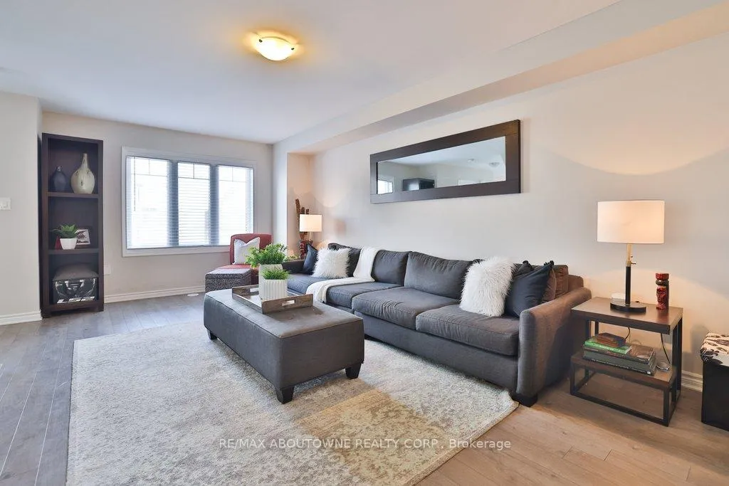 Photo 15 of 1133 Duignan Crescent, Milton, Ford — HOMEH