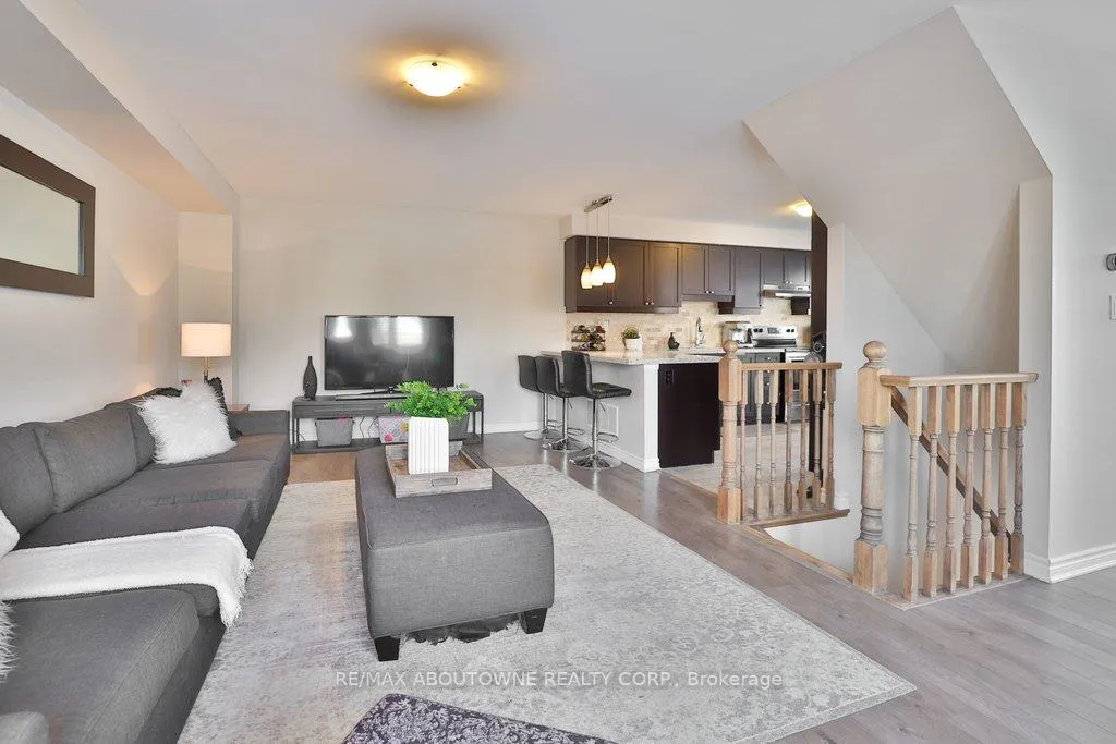 Photo 17 of 1133 Duignan Crescent, Milton, Ford — HOMEH