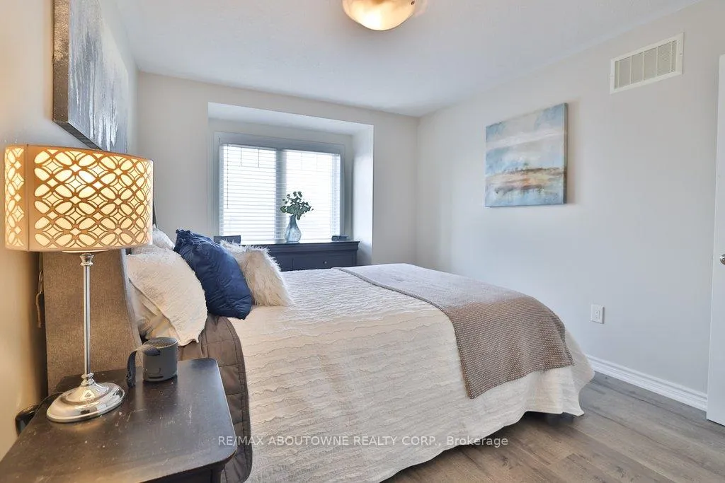 Photo 24 of 1133 Duignan Crescent, Milton, Ford — HOMEH