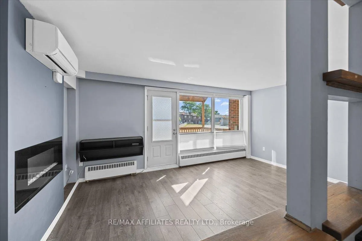 Photo 11 of Unit 113, 915 Elmsmere Road, Ottawa, Beacon Hill South — HOMEH