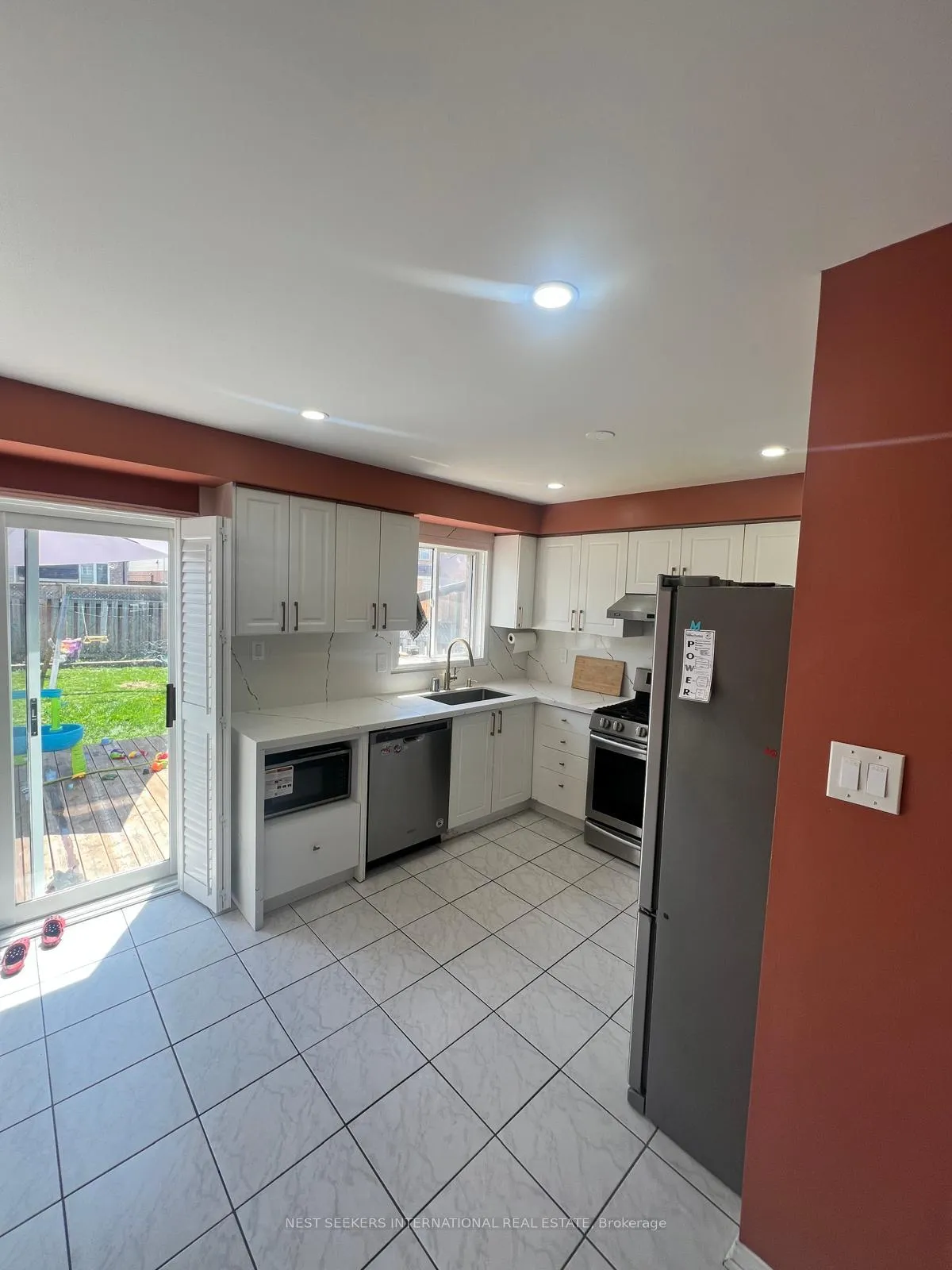 Photo 11 of 14 Needlewood Lane, Brampton, Sandringham-Wellington — HOMEH