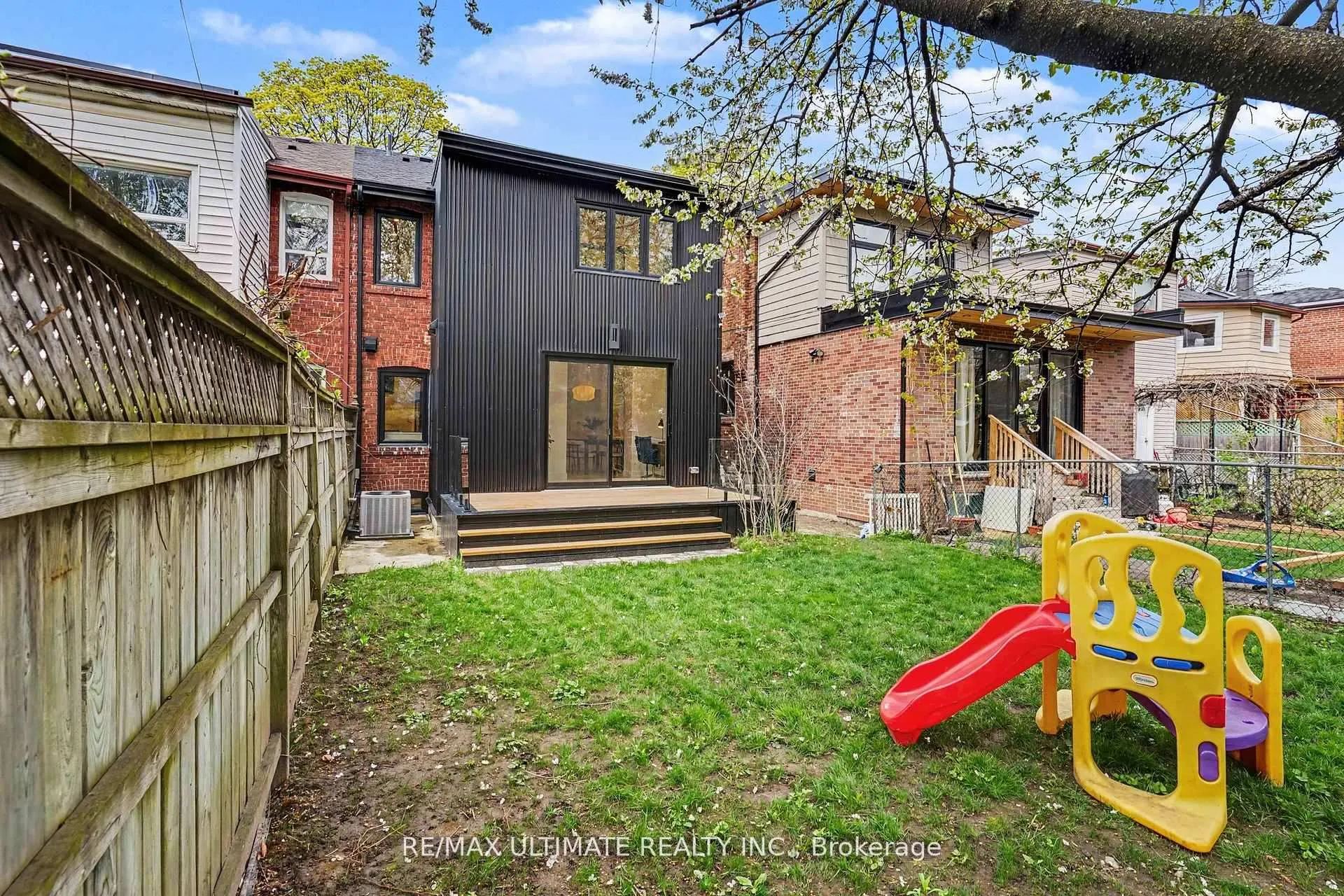 Photo 45 of 89 Alberta Avenue W, Toronto, Wychwood — HOMEH