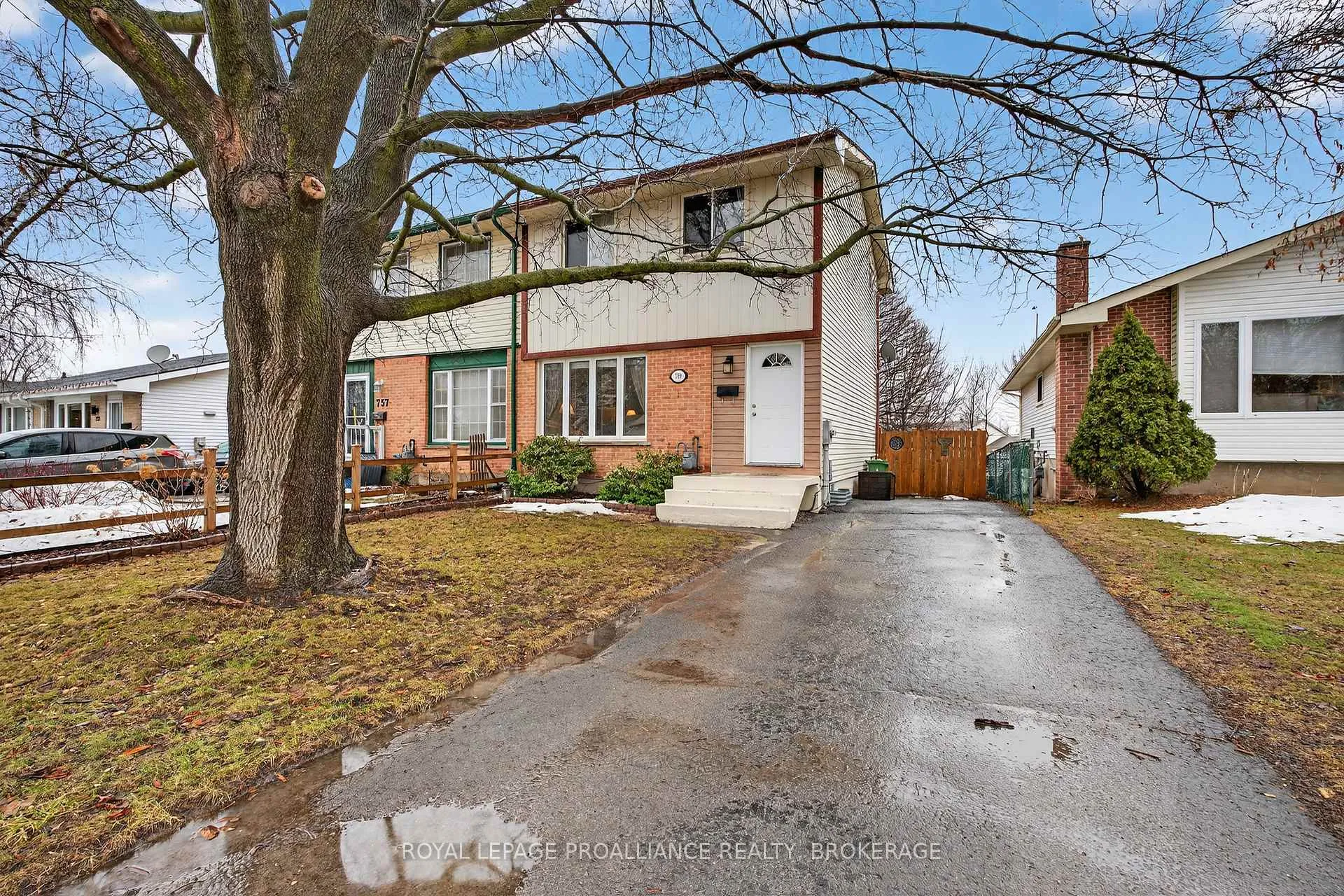 Photo 2 of 759 Somerset Crescent, Kingston, North of Taylor-Kidd Blvd — HOMEH