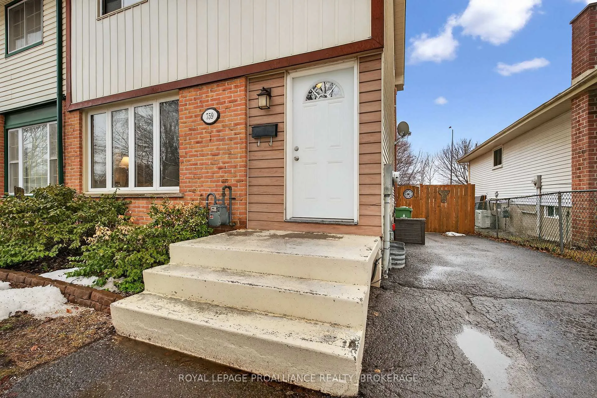Photo 4 of 759 Somerset Crescent, Kingston, North of Taylor-Kidd Blvd — HOMEH