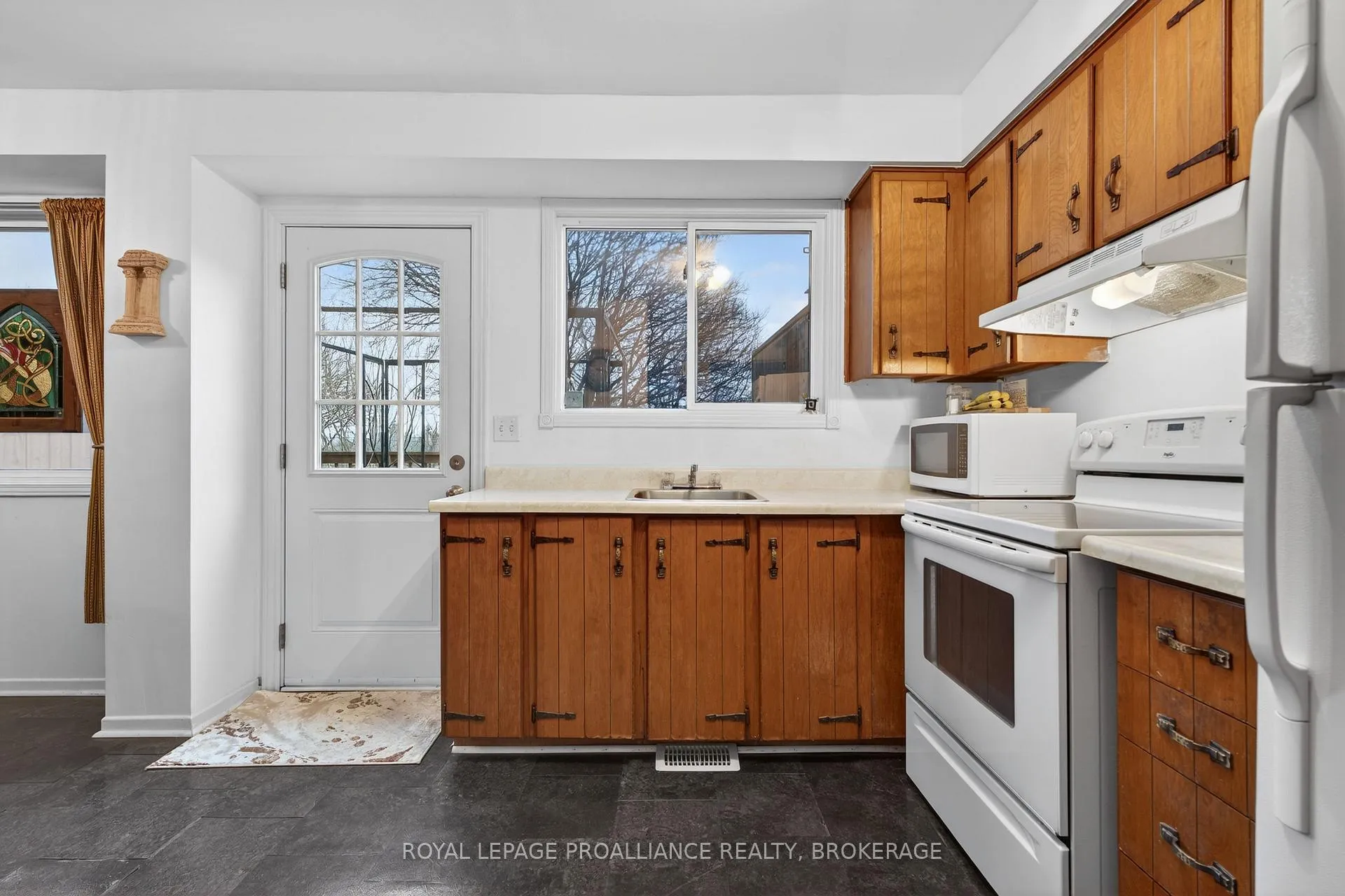 Photo 12 of 759 Somerset Crescent, Kingston, North of Taylor-Kidd Blvd — HOMEH