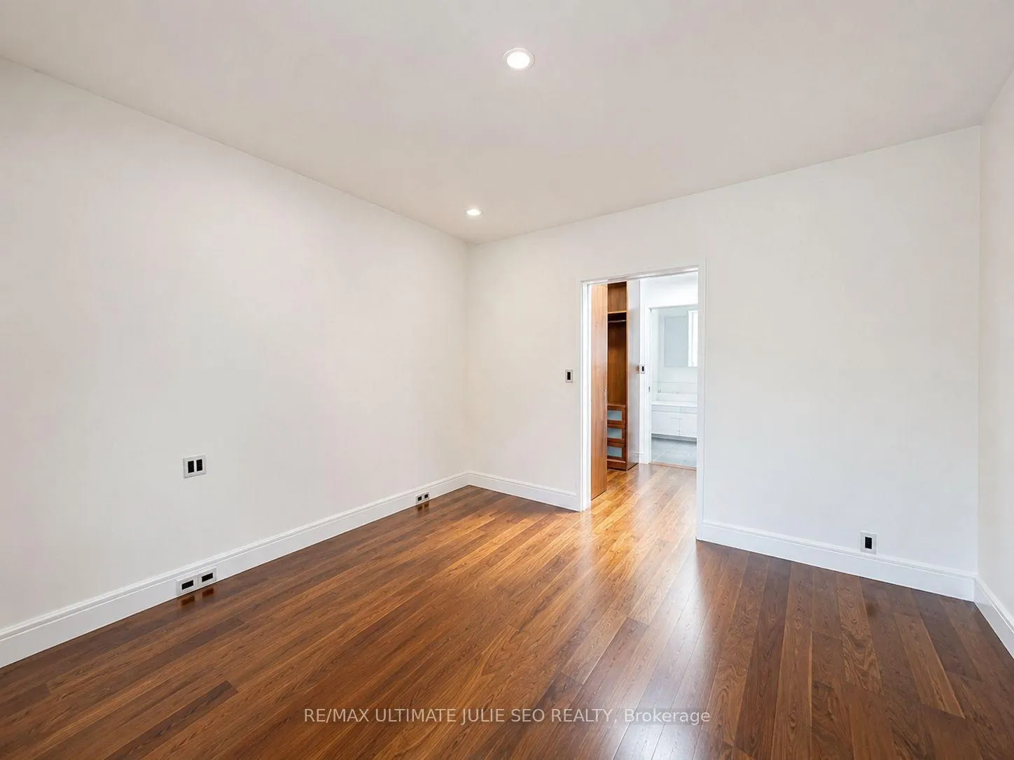 Photo 3 of Unit 2nd floor, 702 Queen Street W, Toronto, Trinity-Bellwoods — HOMEH