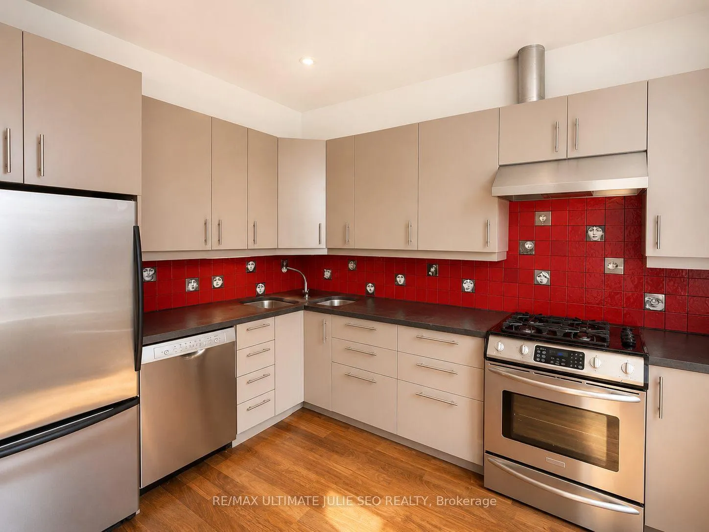 Photo 7 of Unit 2nd floor, 702 Queen Street W, Toronto, Trinity-Bellwoods — HOMEH
