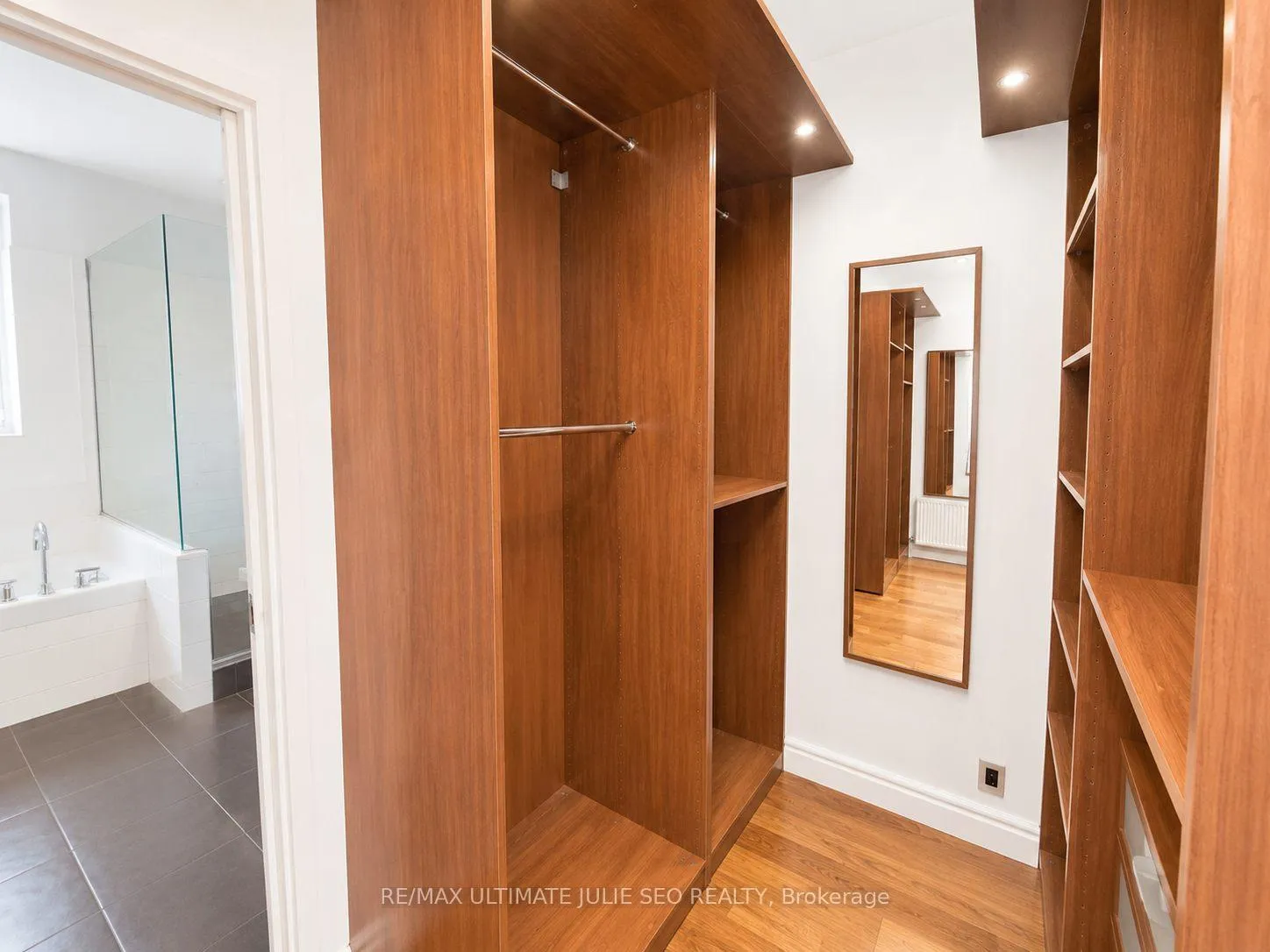 Photo 10 of Unit 2nd floor, 702 Queen Street W, Toronto, Trinity-Bellwoods — HOMEH