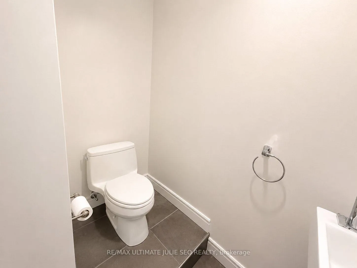 Photo 13 of Unit 2nd floor, 702 Queen Street W, Toronto, Trinity-Bellwoods — HOMEH