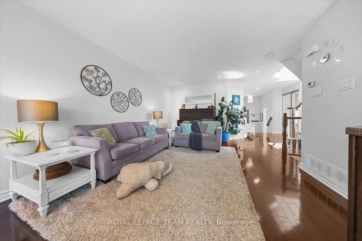 Photo 16 of 345 Forestbrook Street, Ottawa, Kanata - Morgan's Grant/South March — HOMEH