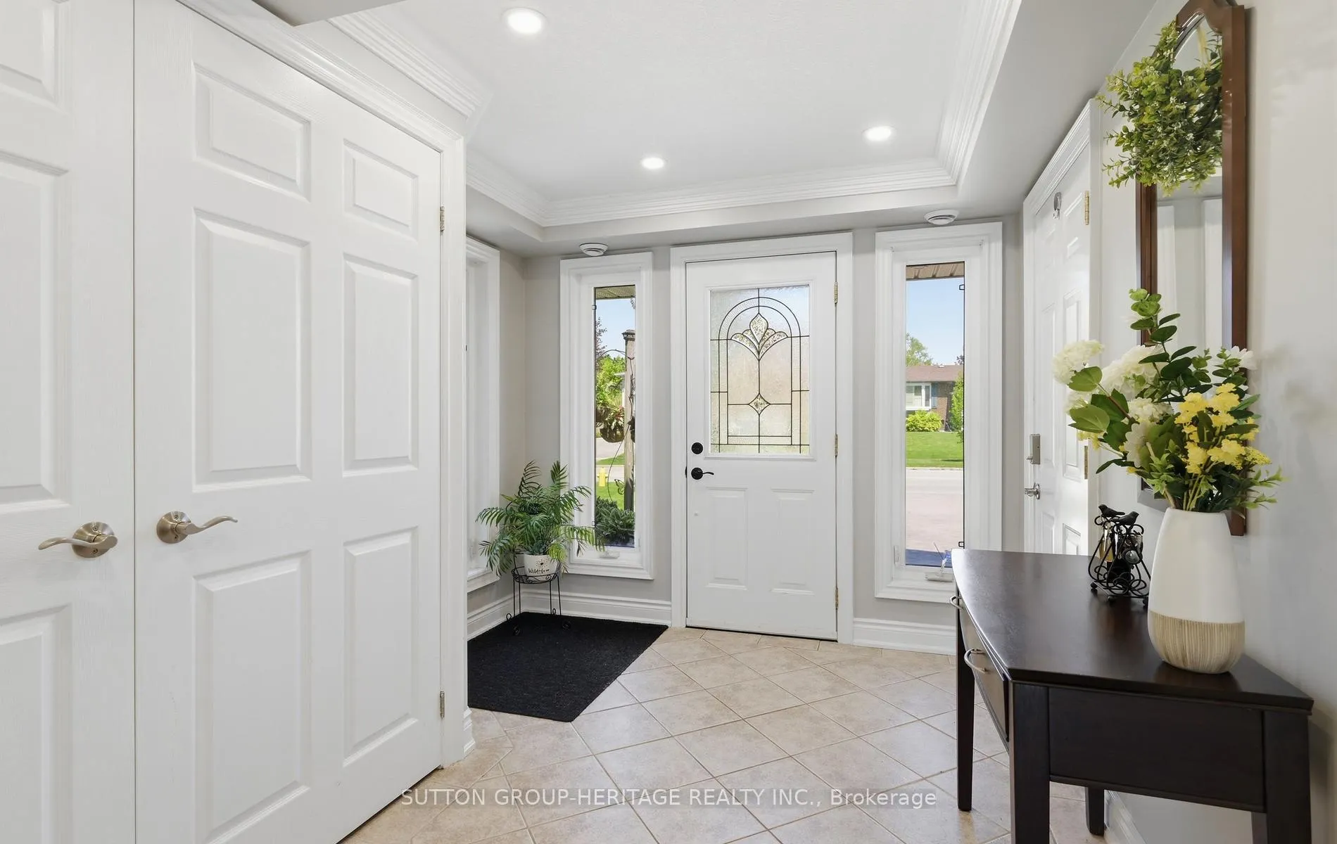 Photo 4 of 97 Clover Ridge Drive E, Ajax, South East — HOMEH