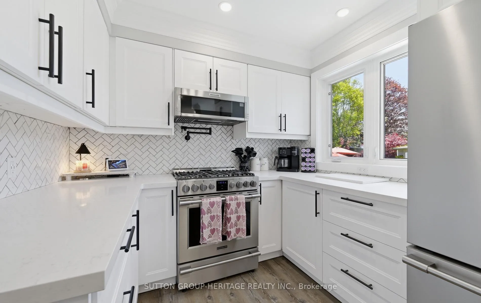 Photo 8 of 97 Clover Ridge Drive E, Ajax, South East — HOMEH