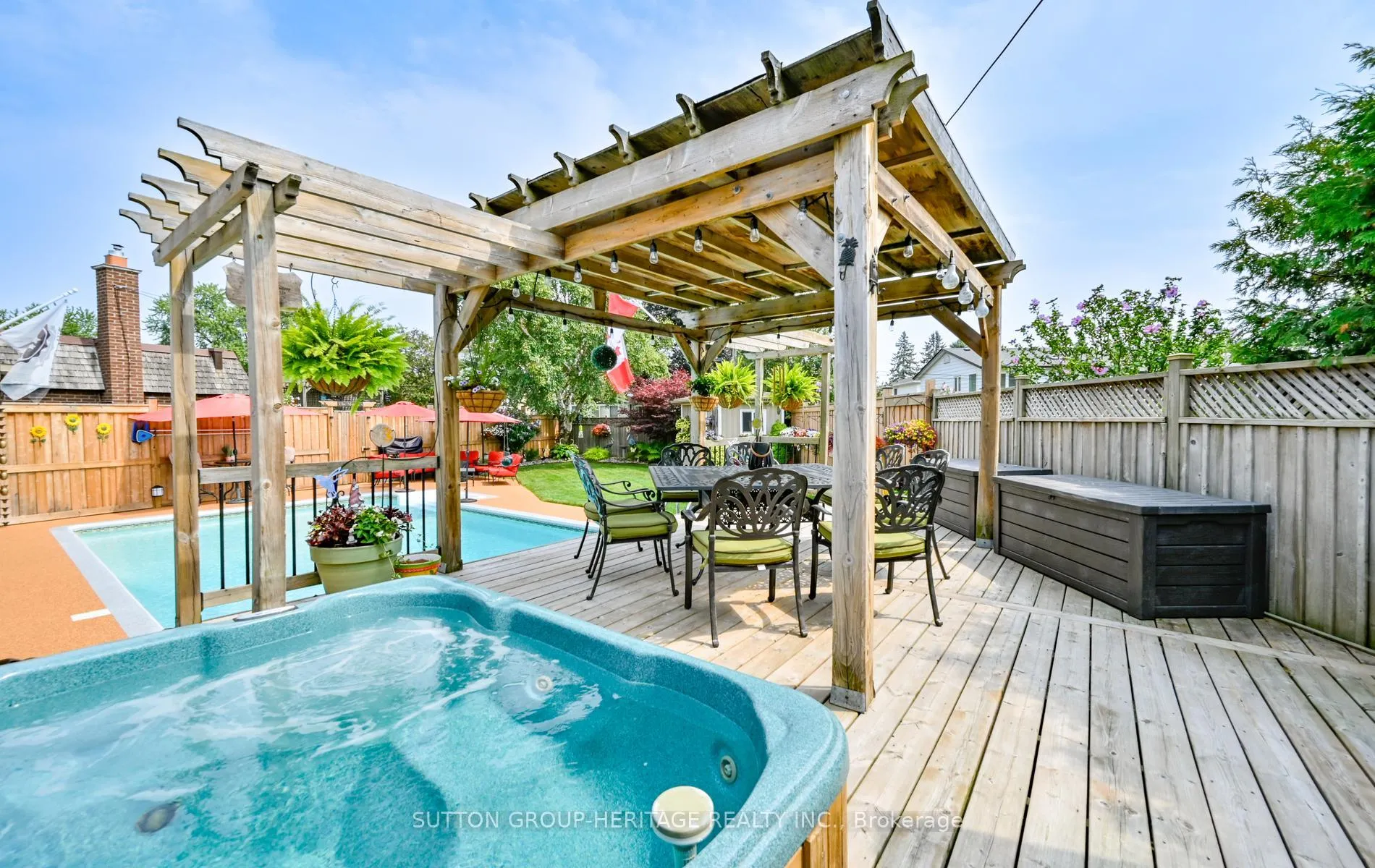 Photo 37 of 97 Clover Ridge Drive E, Ajax, South East — HOMEH