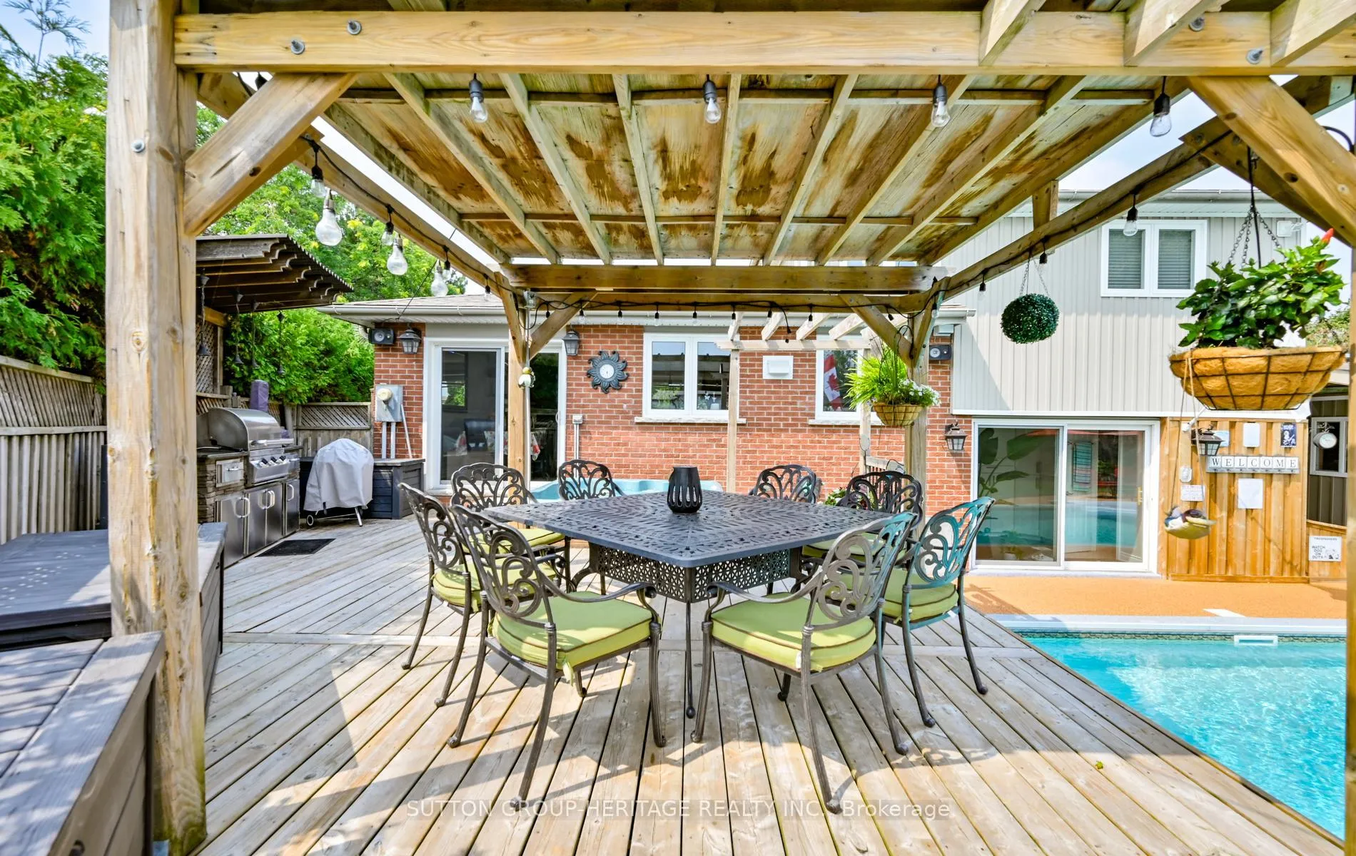 Photo 38 of 97 Clover Ridge Drive E, Ajax, South East — HOMEH