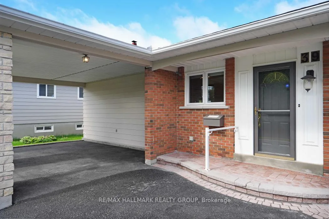 Photo 3 of 39 Parkwood Crescent, Ottawa, Blackburn Hamlet — HOMEH
