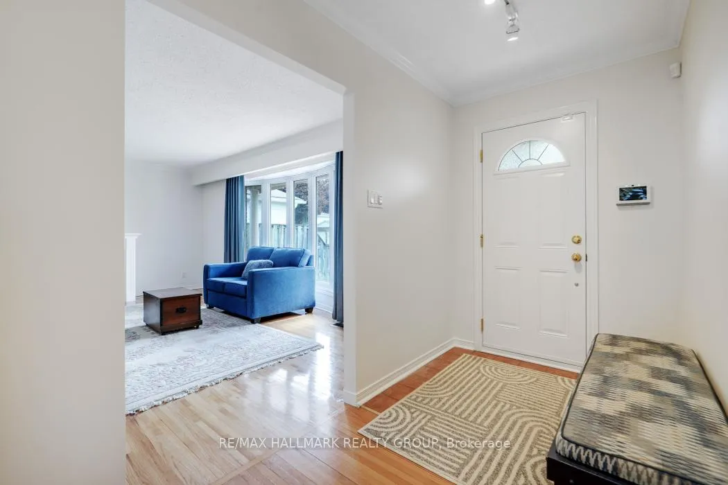 Photo 4 of 39 Parkwood Crescent, Ottawa, Blackburn Hamlet — HOMEH
