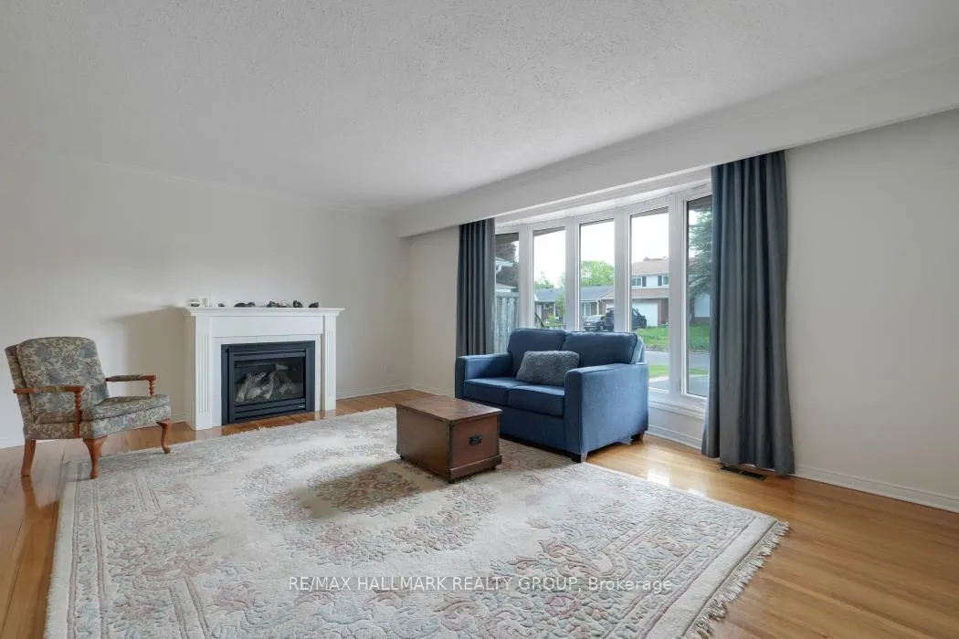 Photo 5 of 39 Parkwood Crescent, Ottawa, Blackburn Hamlet — HOMEH