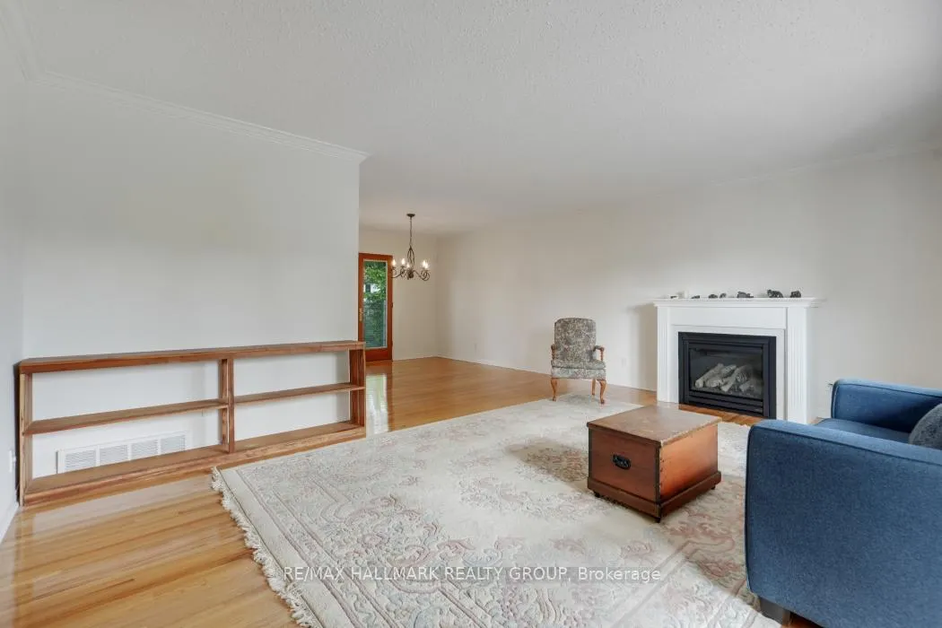 Photo 6 of 39 Parkwood Crescent, Ottawa, Blackburn Hamlet — HOMEH