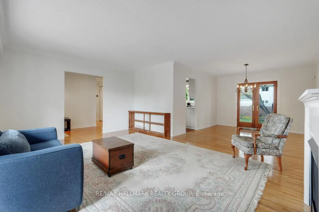 Photo 7 of 39 Parkwood Crescent, Ottawa, Blackburn Hamlet — HOMEH