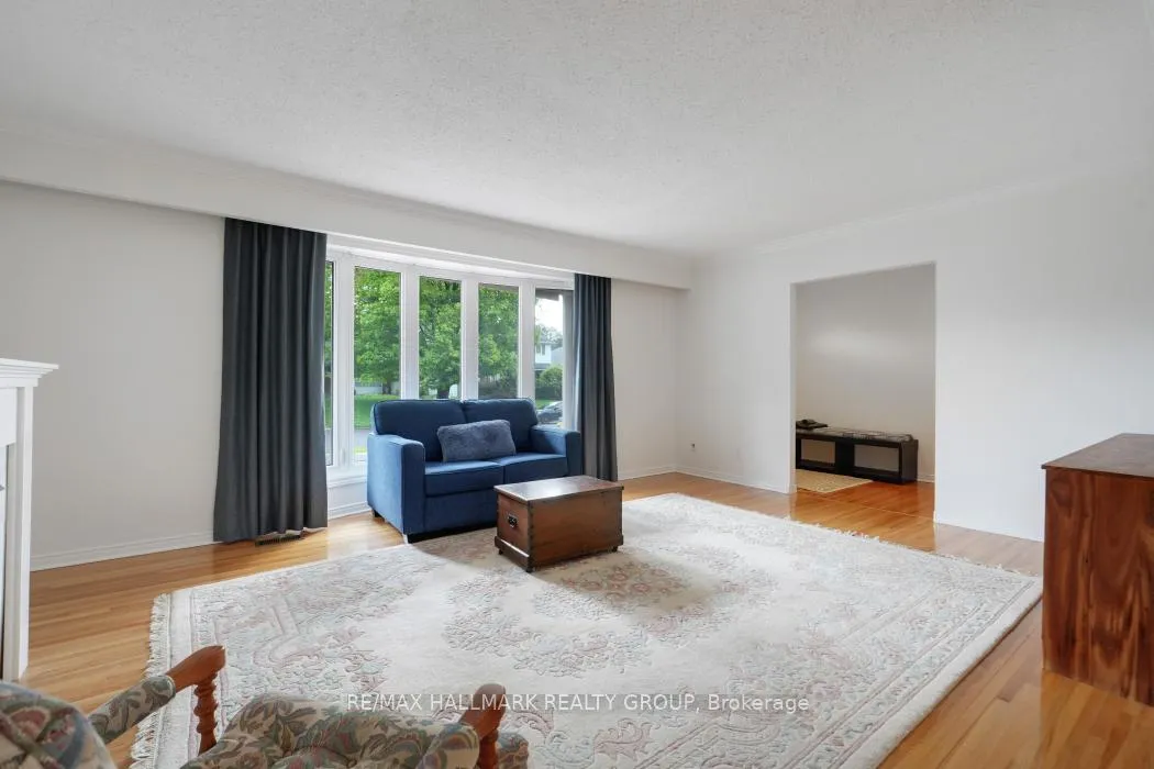Photo 8 of 39 Parkwood Crescent, Ottawa, Blackburn Hamlet — HOMEH
