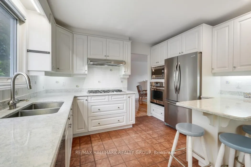 Photo 13 of 39 Parkwood Crescent, Ottawa, Blackburn Hamlet — HOMEH