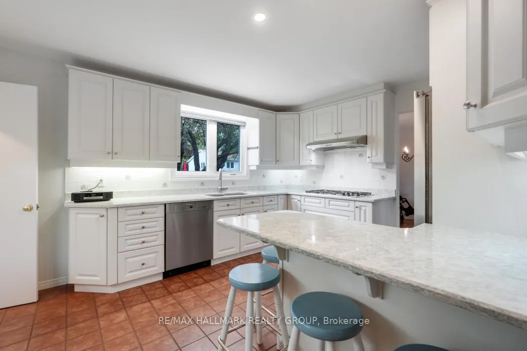 Photo 14 of 39 Parkwood Crescent, Ottawa, Blackburn Hamlet — HOMEH