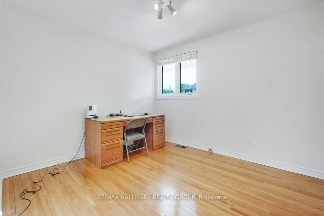 Photo 15 of 39 Parkwood Crescent, Ottawa, Blackburn Hamlet — HOMEH