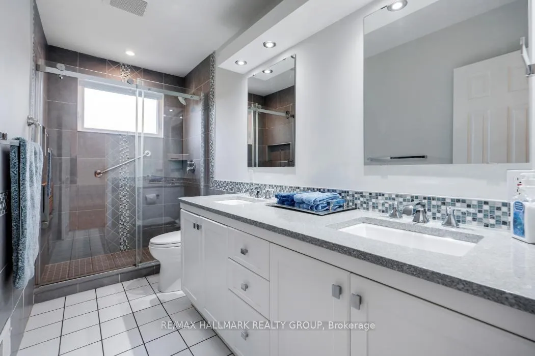Photo 22 of 39 Parkwood Crescent, Ottawa, Blackburn Hamlet — HOMEH