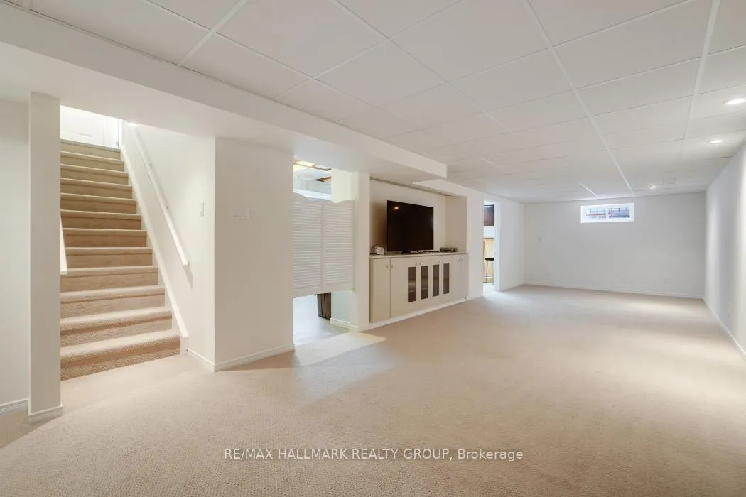Photo 23 of 39 Parkwood Crescent, Ottawa, Blackburn Hamlet — HOMEH