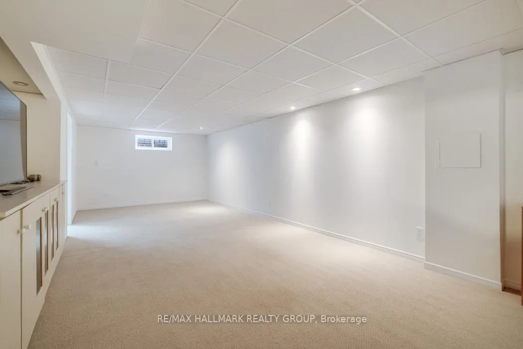 Photo 24 of 39 Parkwood Crescent, Ottawa, Blackburn Hamlet — HOMEH