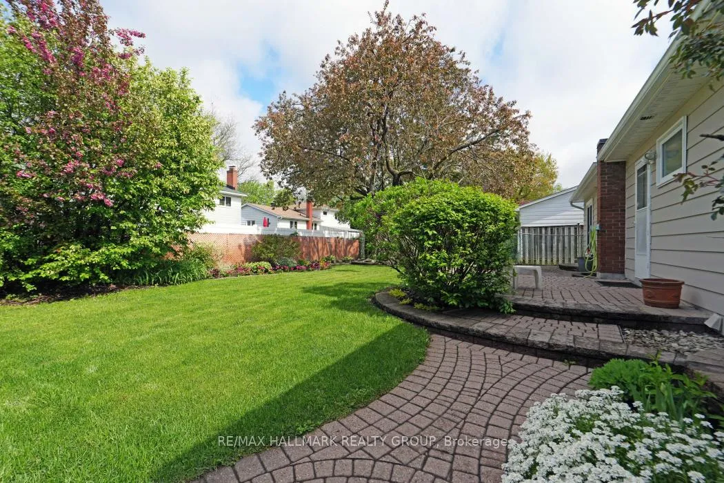 Photo 36 of 39 Parkwood Crescent, Ottawa, Blackburn Hamlet — HOMEH
