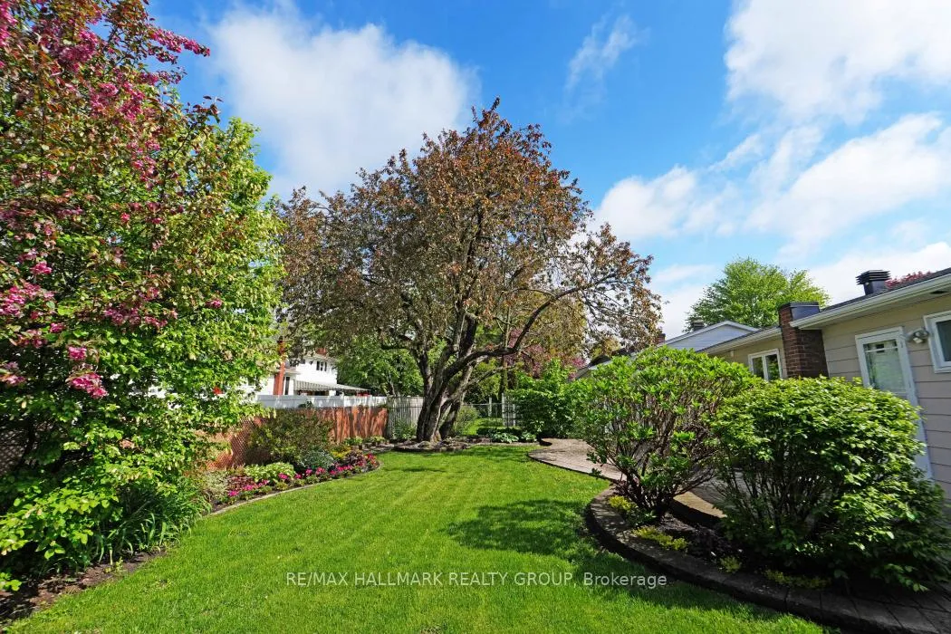 Photo 37 of 39 Parkwood Crescent, Ottawa, Blackburn Hamlet — HOMEH