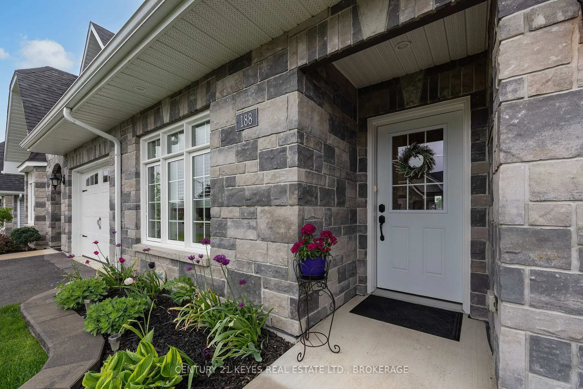 Photo 2 of 188 Wilmer Avenue, Gananoque — HOMEH