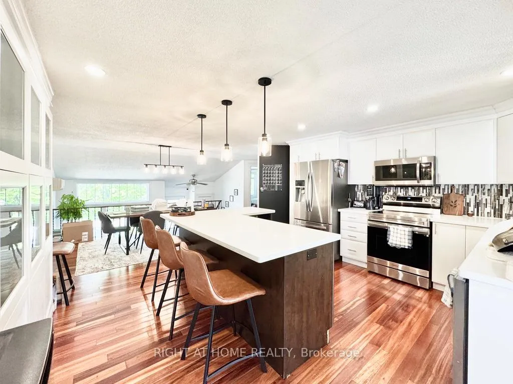 Photo 5 of 27 Doris Drive, Barrie, Allandale Heights — HOMEH