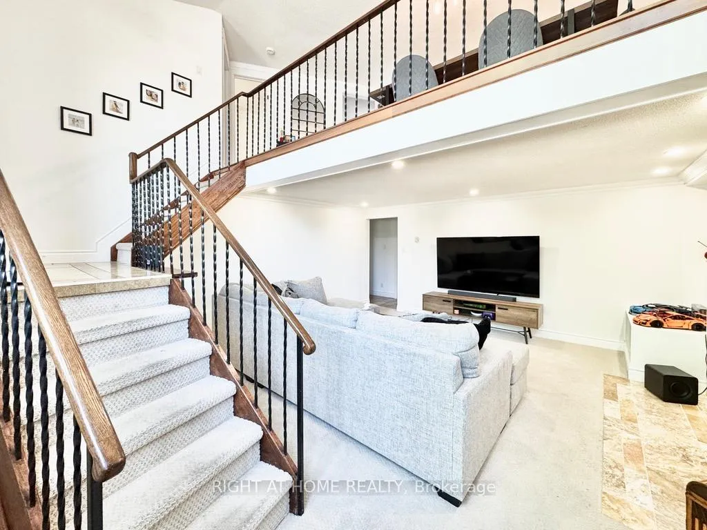 Photo 13 of 27 Doris Drive, Barrie, Allandale Heights — HOMEH