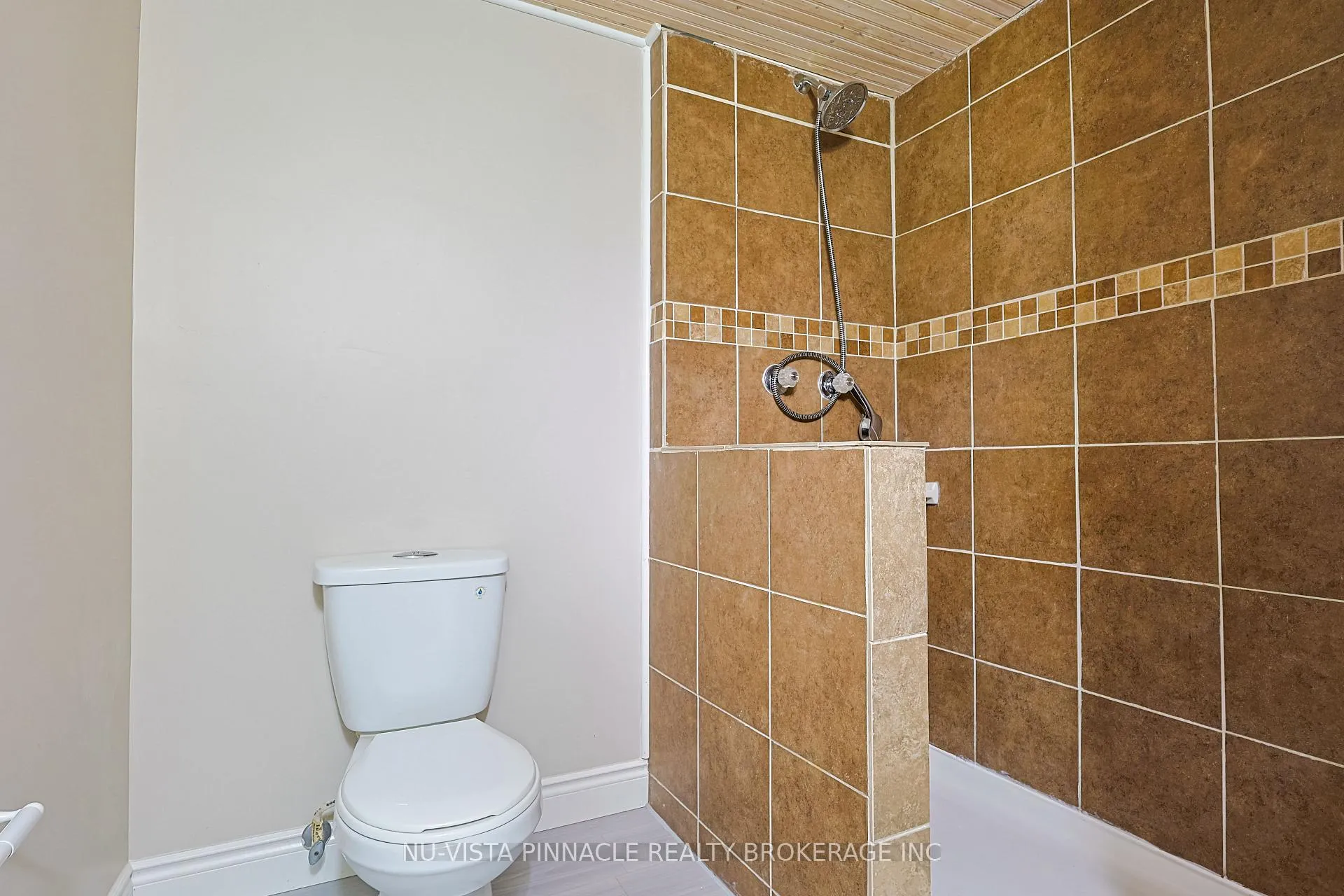 Photo 26 of 46 Monmore Road, London, North F — HOMEH