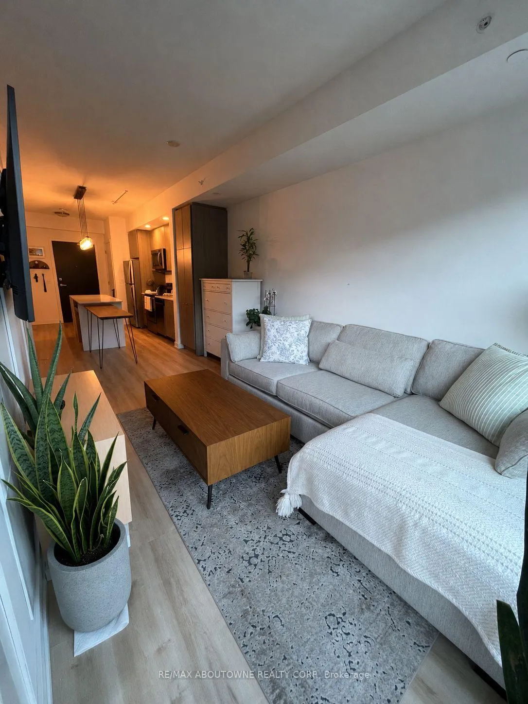 Photo 8 of Unit B217, 5240 Dundas Street, Burlington, Orchard — HOMEH