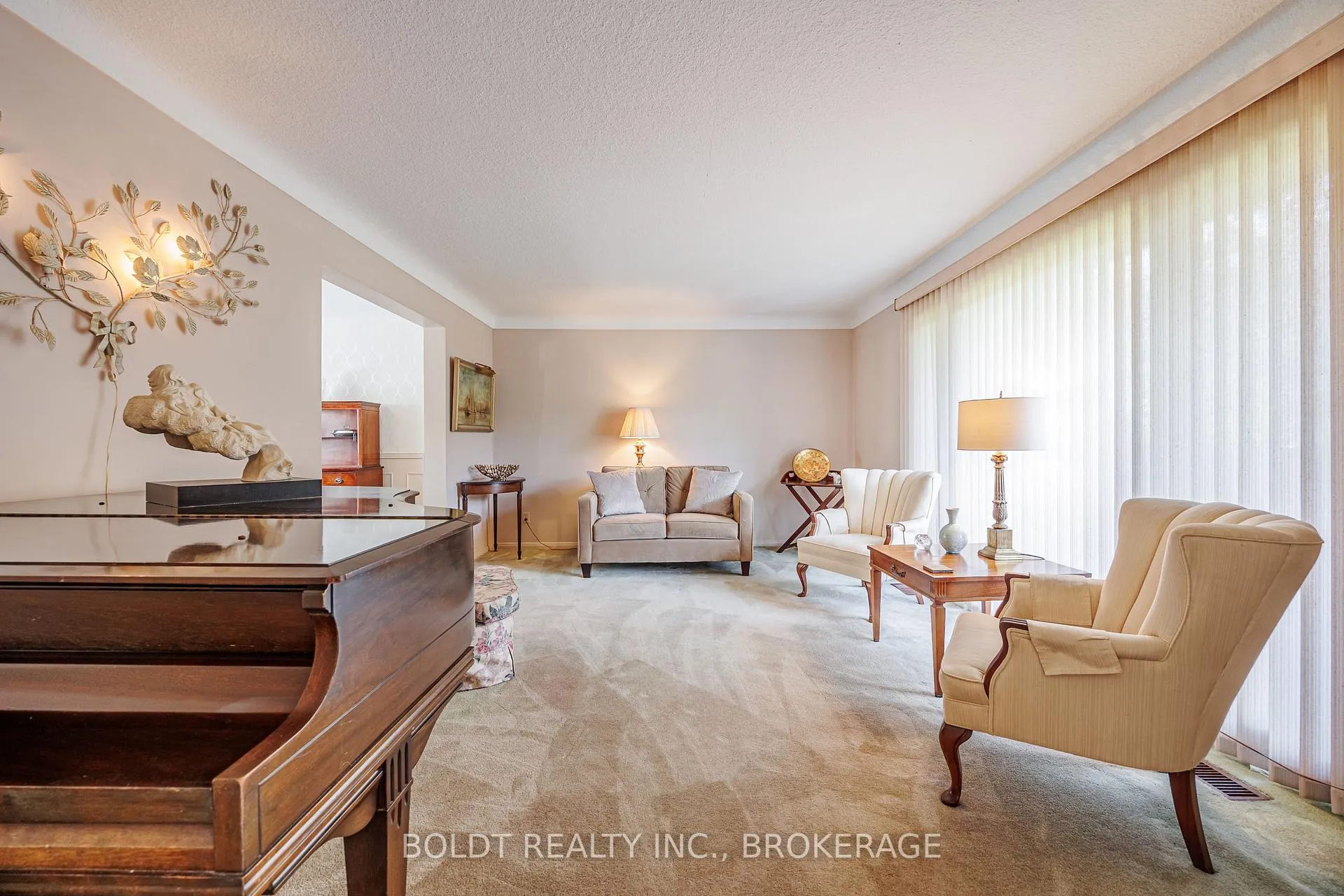 Photo 5 of 7 Mayholme Court, St. Catharines, Martindale Pond — HOMEH